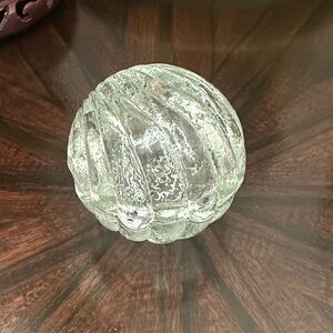 Twin glass clam shells